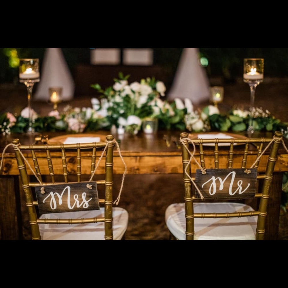 Mr& Mrs sign for wedding!